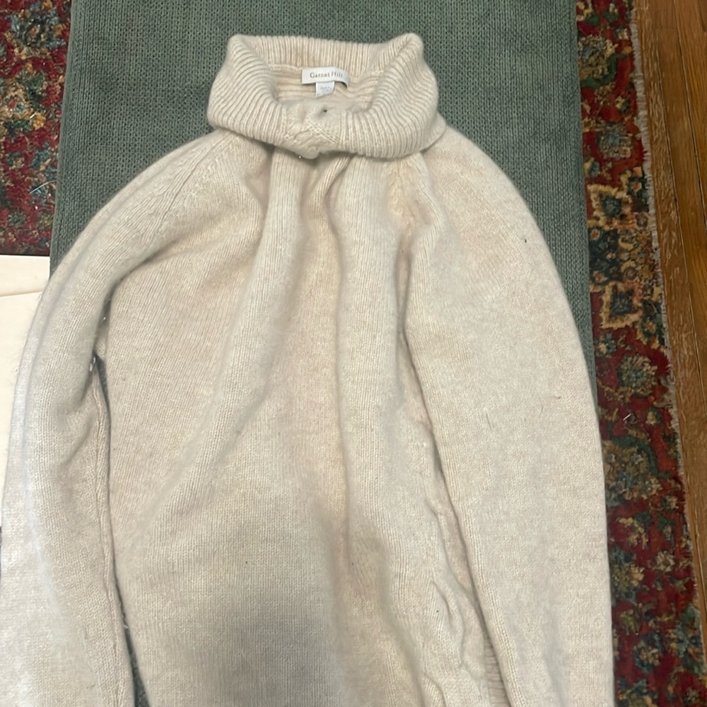 Garnet Hill Large Cream Turtleneck Sweater